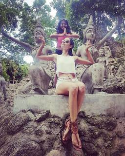 Sarah-Jane Dias feet photo 6