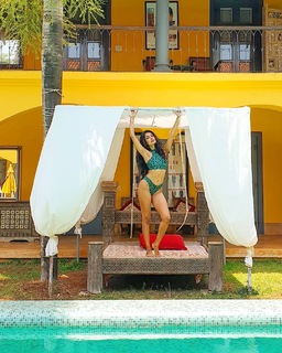 Sarah-Jane Dias feet photo 15
