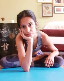 Sarah-Jane Dias feet photo 3