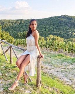 Sarah-Jane Dias feet photo 17