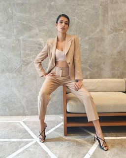 Sarah-Jane Dias feet photo 14