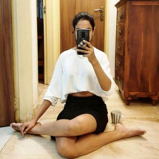 Sarah-Jane Dias feet photo 10