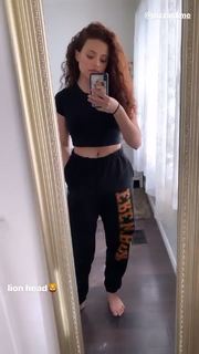 Sarah Jeffery feet photo 12