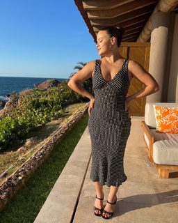 Sarah Jeffery feet photo 17