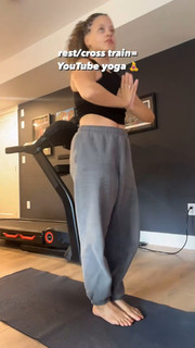 Sarah Jeffery feet photo 9