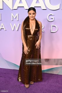 Sarah Jeffery feet photo 19