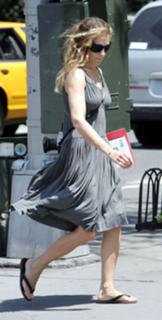 Sarah Jessica Parker feet photo thumbnail