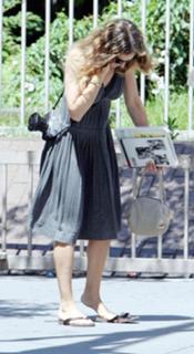 Sarah Jessica Parker feet photo thumbnail