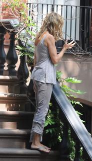 Sarah Jessica Parker feet photo thumbnail
