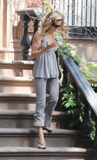 Sarah Jessica Parker feet photo thumbnail