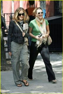 Sarah Jessica Parker feet photo thumbnail