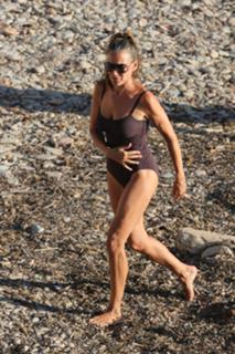 Sarah Jessica Parker feet photo thumbnail
