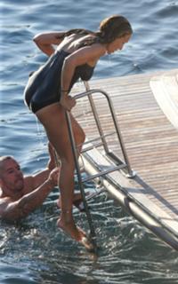 Sarah Jessica Parker feet photo thumbnail