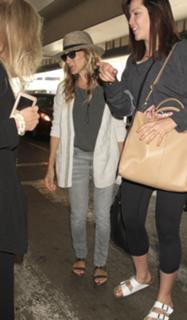 Sarah Jessica Parker feet photo thumbnail