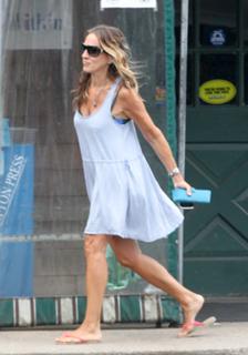 Sarah Jessica Parker feet photo thumbnail
