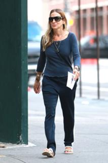 Sarah Jessica Parker feet photo thumbnail