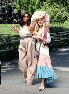 Sarah Jessica Parker feet photo thumbnail