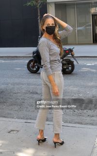 Sarah Jessica Parker feet photo 1