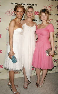 Sarah Jones feet photo thumbnail