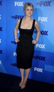 Sarah Jones feet photo thumbnail