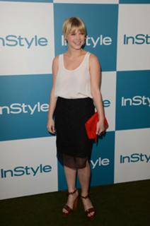 Sarah Jones feet photo thumbnail