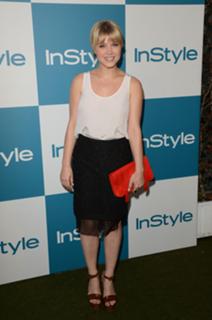 Sarah Jones feet photo thumbnail