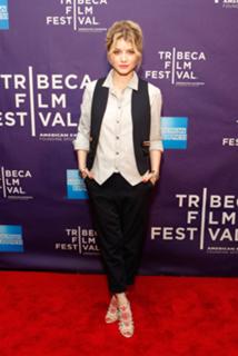 Sarah Jones feet photo thumbnail