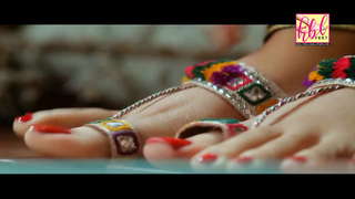 Sarah Khan feet photo thumbnail