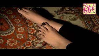 Sarah Khan feet photo thumbnail