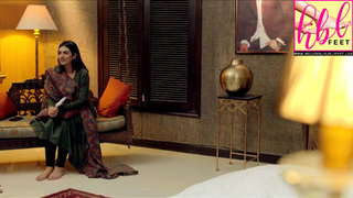 Sarah Khan feet photo thumbnail