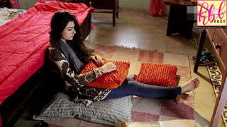 Sarah Khan feet photo thumbnail