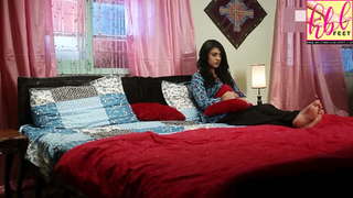 Sarah Khan feet photo thumbnail