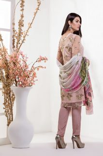 Sarah Khan feet photo thumbnail