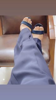 Sarah Khan feet photo thumbnail