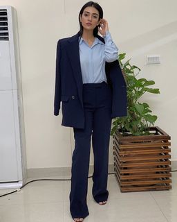 Sarah Khan feet photo thumbnail