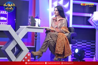 Sarah Khan feet photo thumbnail