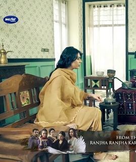 Sarah Khan feet photo thumbnail