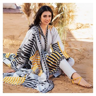 Sarah Khan feet photo thumbnail