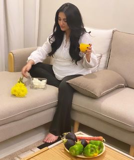 Sarah Khan feet photo thumbnail