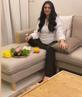 Sarah Khan feet photo thumbnail