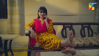 Sarah Khan feet photo thumbnail