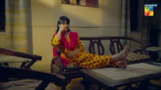 Sarah Khan feet photo thumbnail