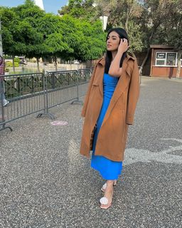 Sarah Khan feet photo thumbnail