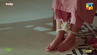 Sarah Khan feet photo thumbnail