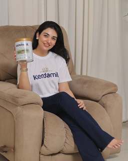 Sarah Khan feet photo thumbnail