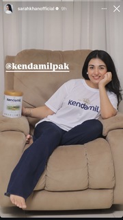 Sarah Khan feet photo thumbnail