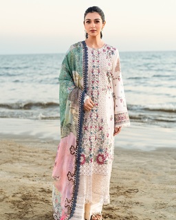 Sarah Khan feet photo thumbnail