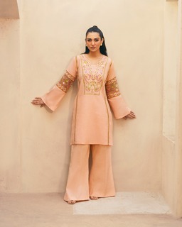 Sarah Khan feet photo thumbnail