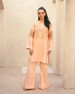 Sarah Khan feet photo thumbnail