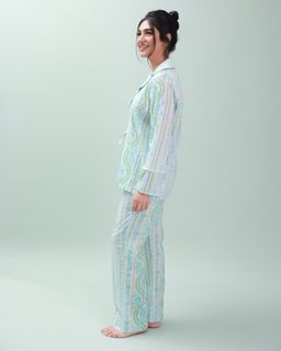 Sarah Khan feet photo thumbnail